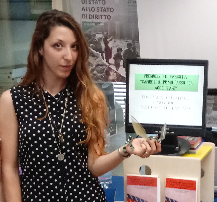 Elena Albicocchi presenta il suo saggio Pregiudizio e Diversità