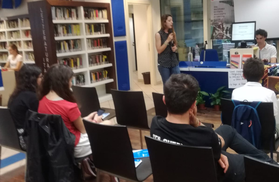 Elena Albicocchi presenta il suo saggio Pregiudizio e Diversità